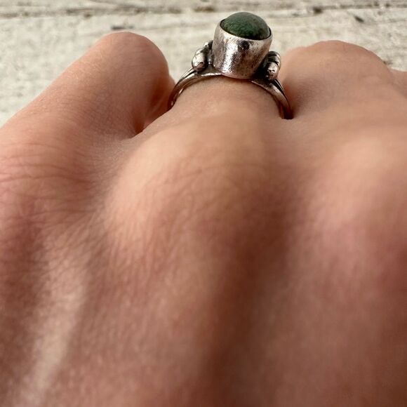 Vintage Native American Deep Turquoise Sterling Ring - Picture 4 of 10